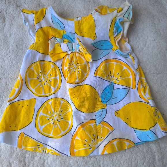 Carter's Bundle of 4 tops for baby girl 0-3 months - Picture 7 of 9